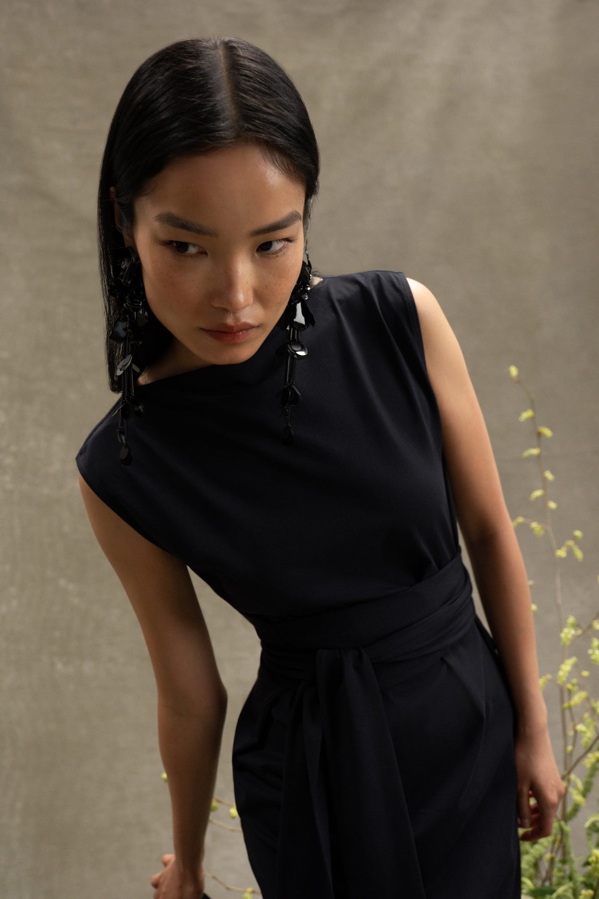 tie front dress Edina Tie-Front Slit-Neck Deep Navy / Regular / XS Size:us-16 Sequin Evening Dresses | DECEMBER10FAIRE Denim back look that exudes
