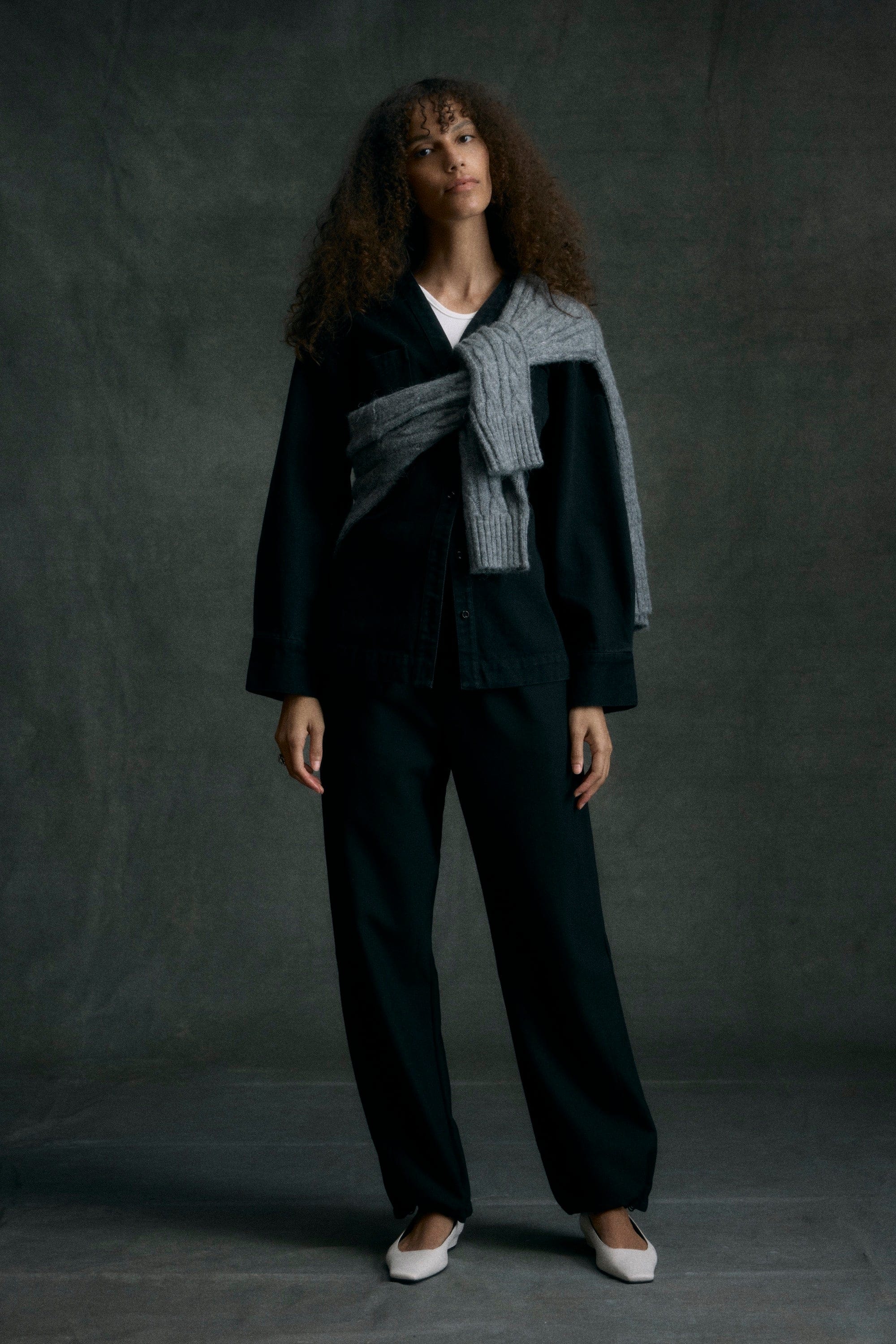 新品 HYKE S/C ASYMMETRIC SWEATER hikari-asymmetric-cable-knit-