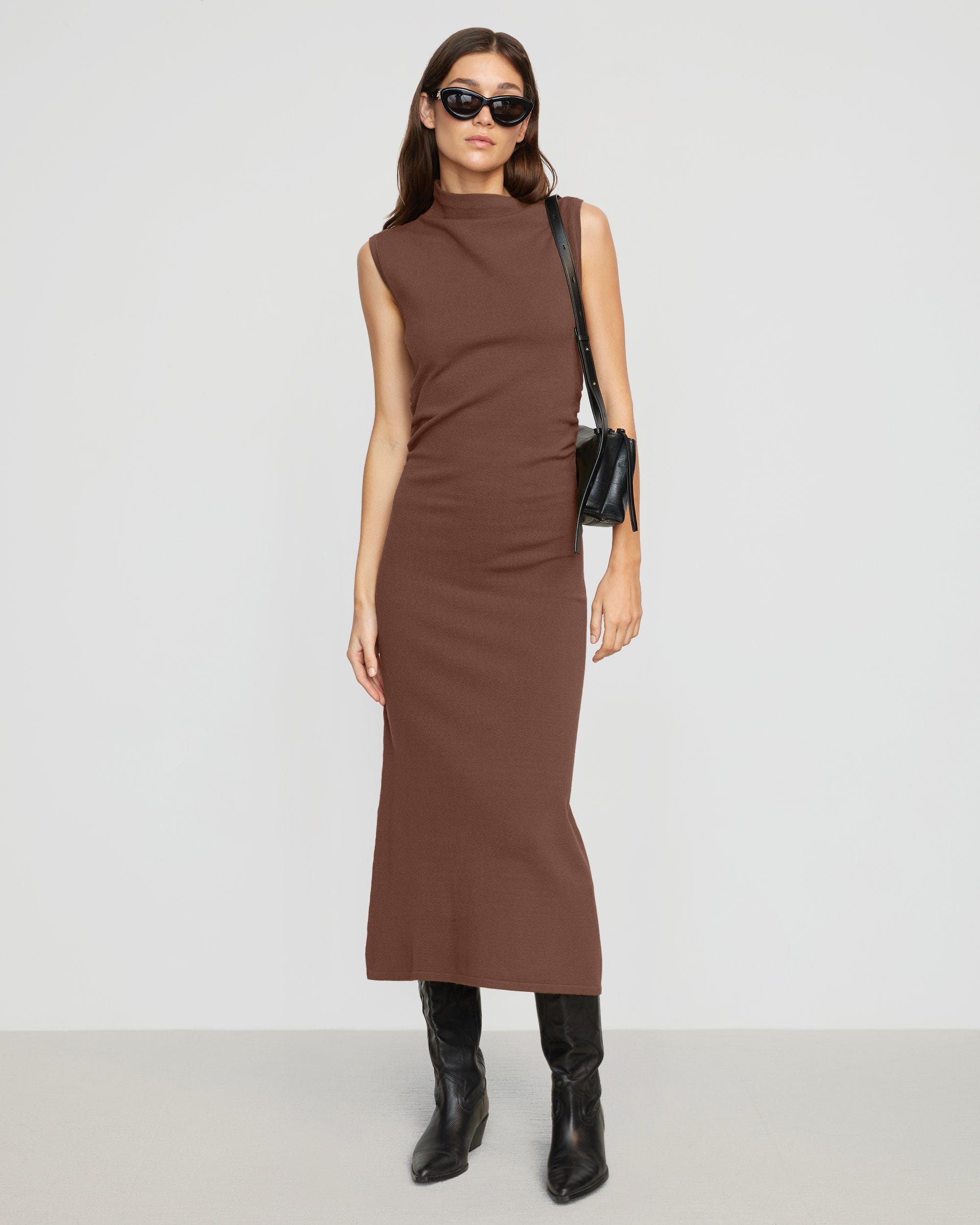 大人上品なおすすめコーデ abel-sleeveless-asymmetric- ワンピース