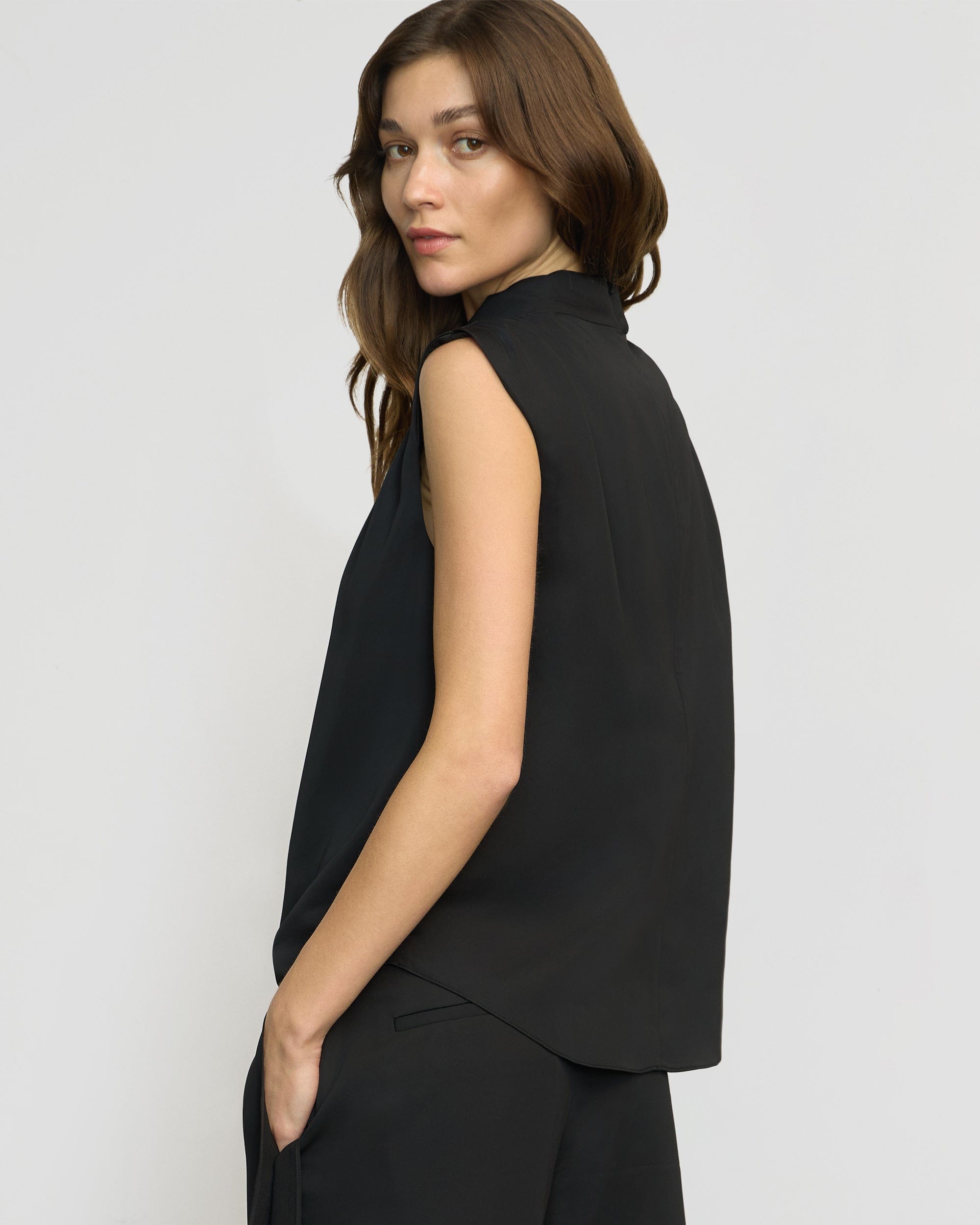 売れ筋商品|||ヒューゴボス カットソー トップス レディース Women's Sleeveless Cowl-Neck Silk Blouse Black BOSS - Sleeveless cowl-neck blouse in stretch silk - Black