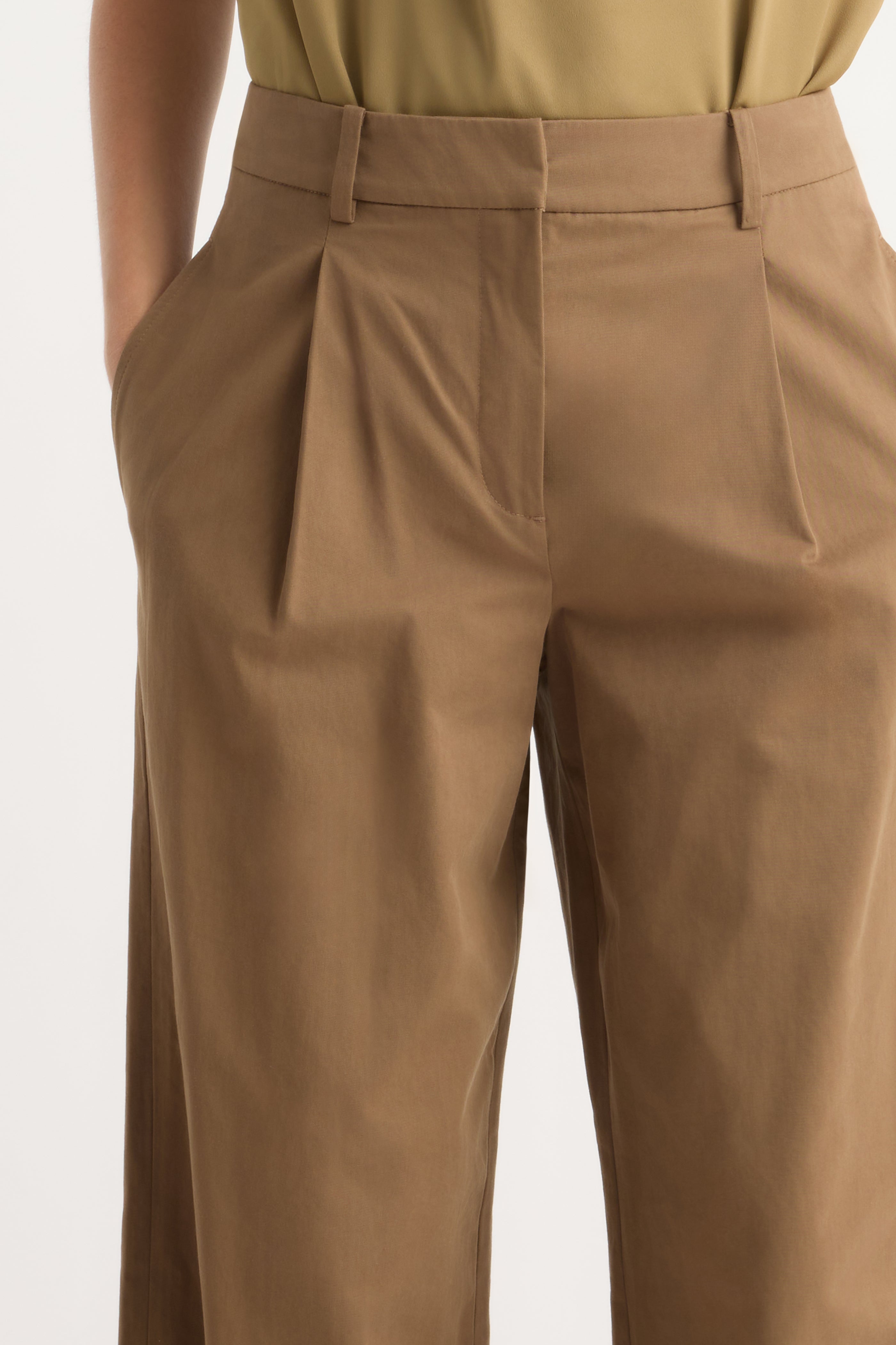 Aubri Tailored Chino Pant
