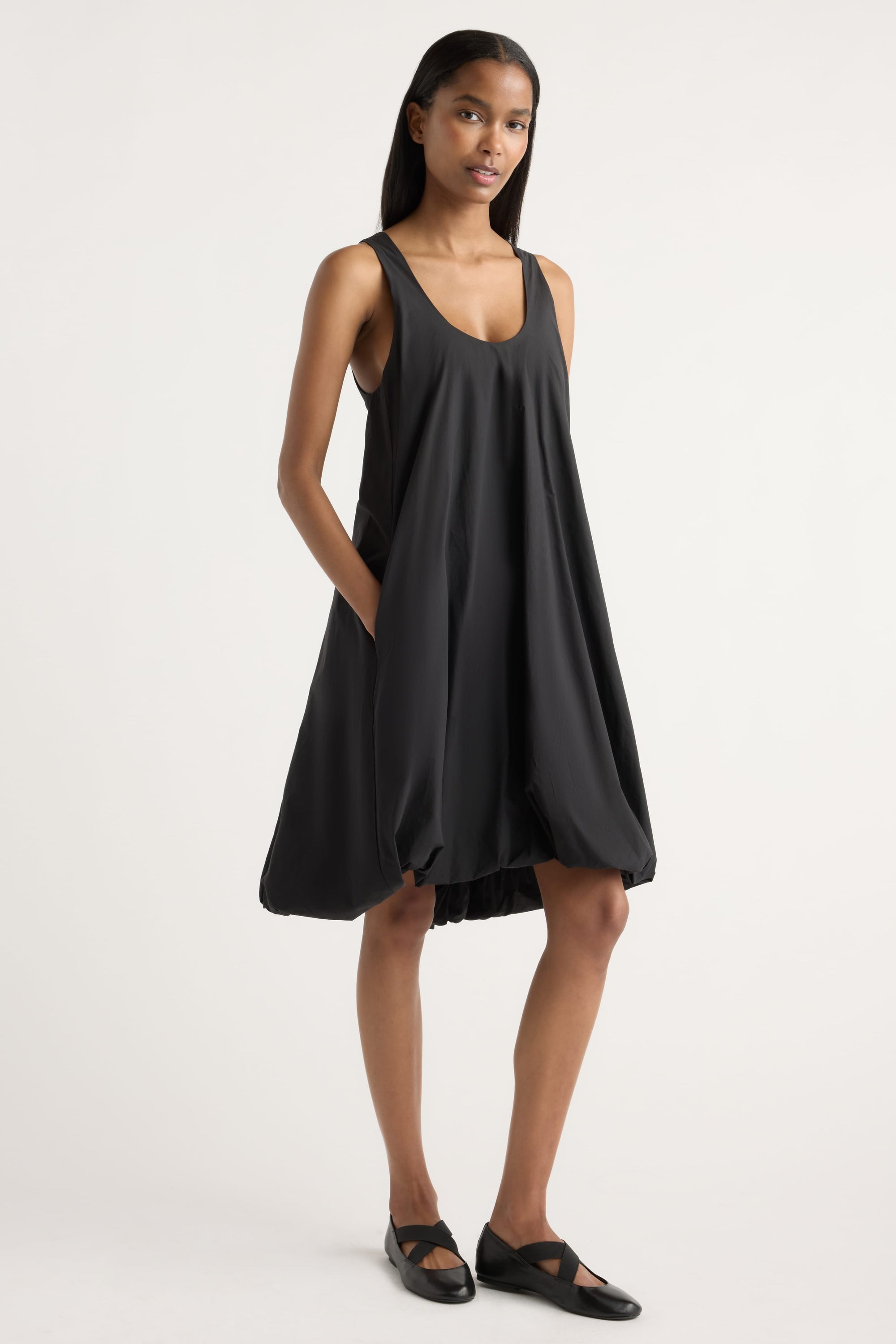 Cosima Hi-Lo Bubble-Hem Dress Black / XL