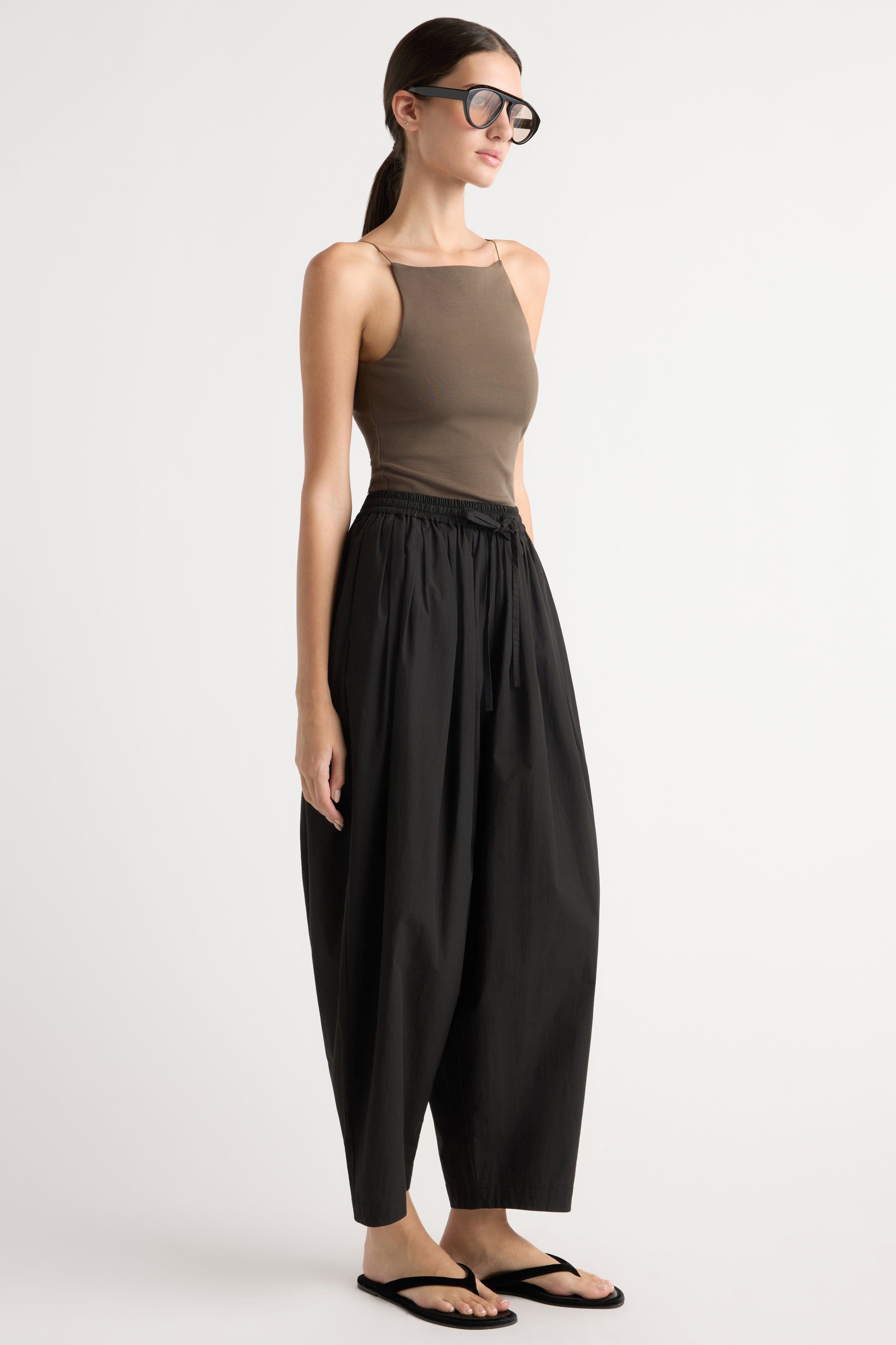 【タグ付き 新品未使用】　ella sleeveless asymmetry T Ella Sleeveless Tank