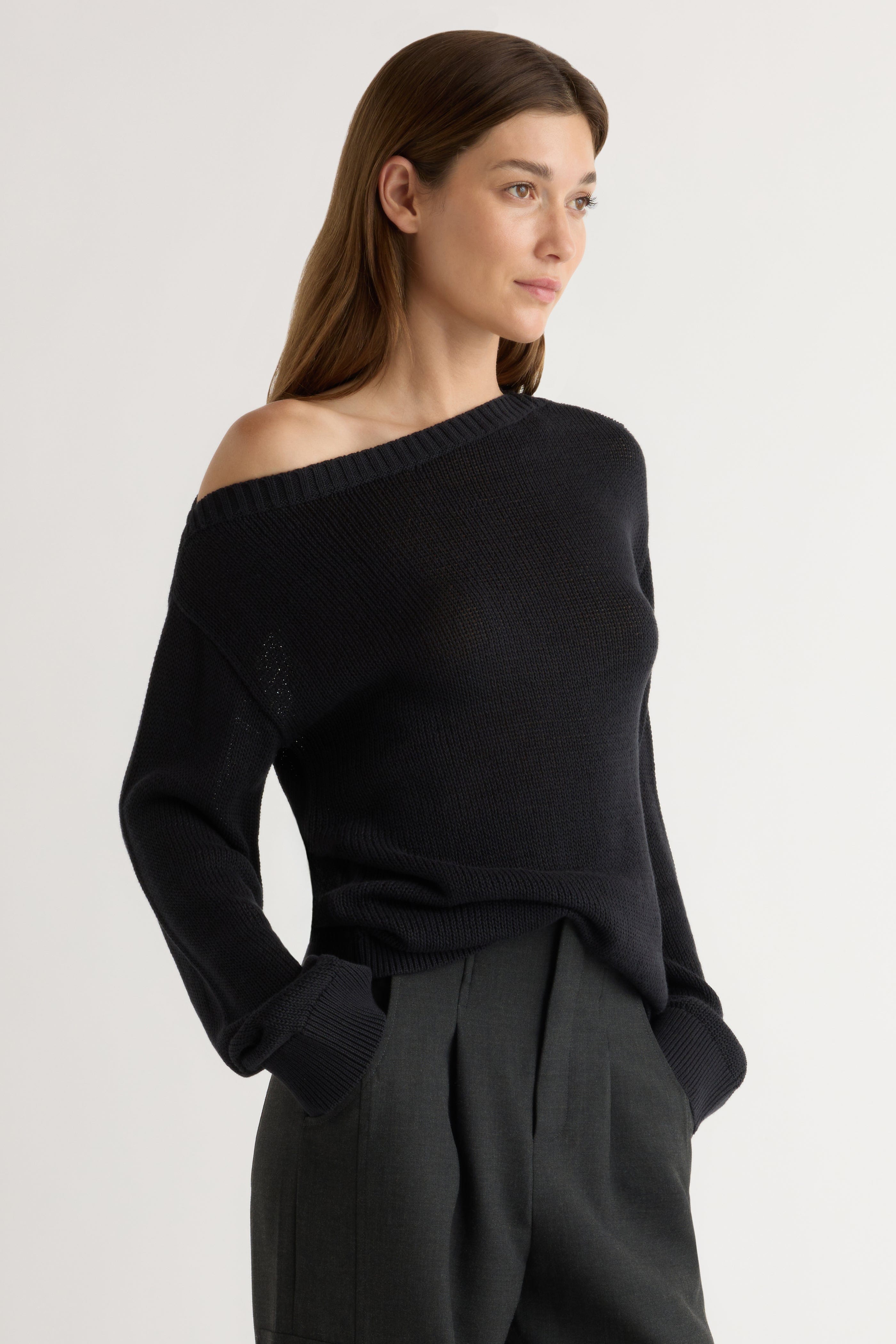 【ララ】 Off The Shoulder Pullover Women's Cashmere Lori Off Shoulder Sweater in Crimson Red