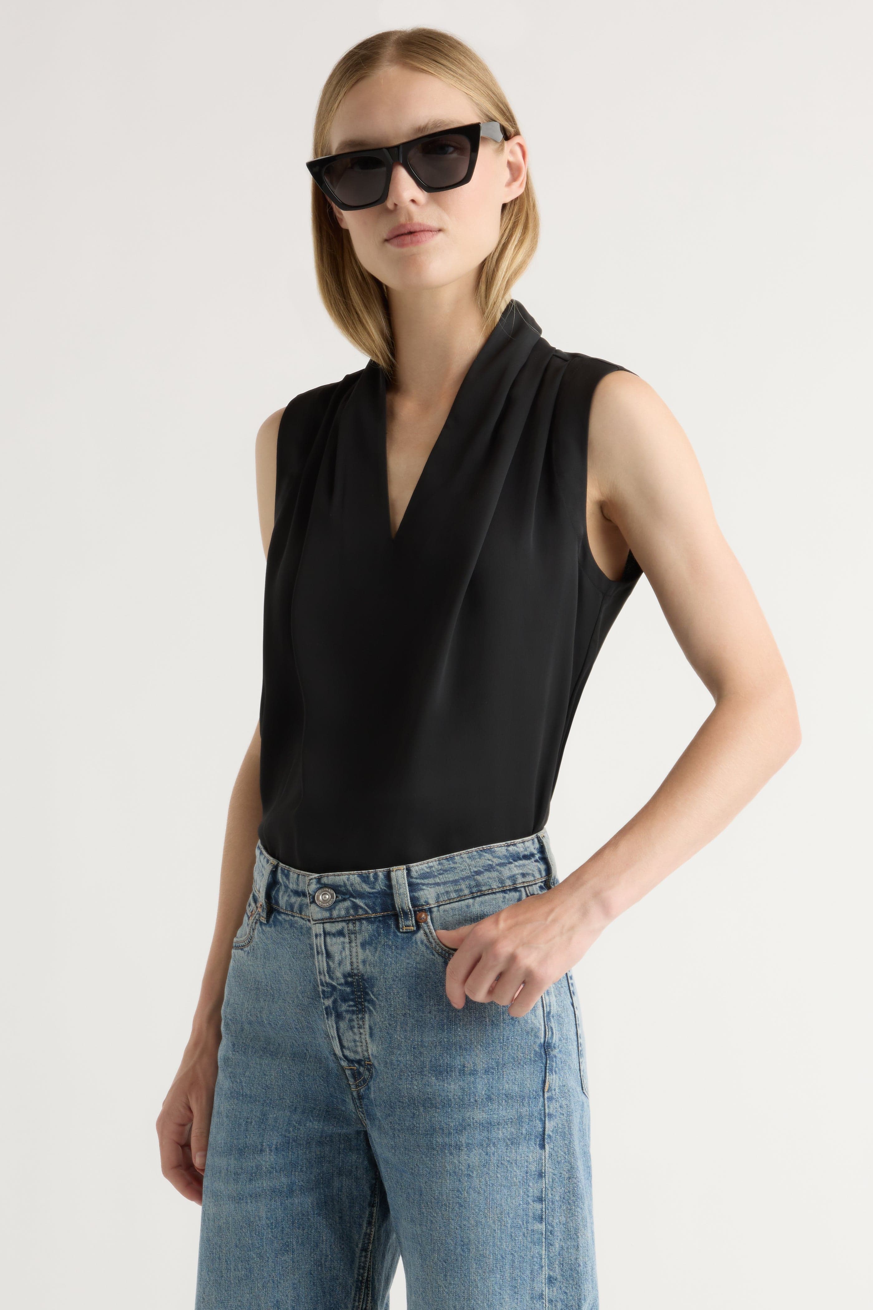 jae-v-neck-sleeveless-blouse-