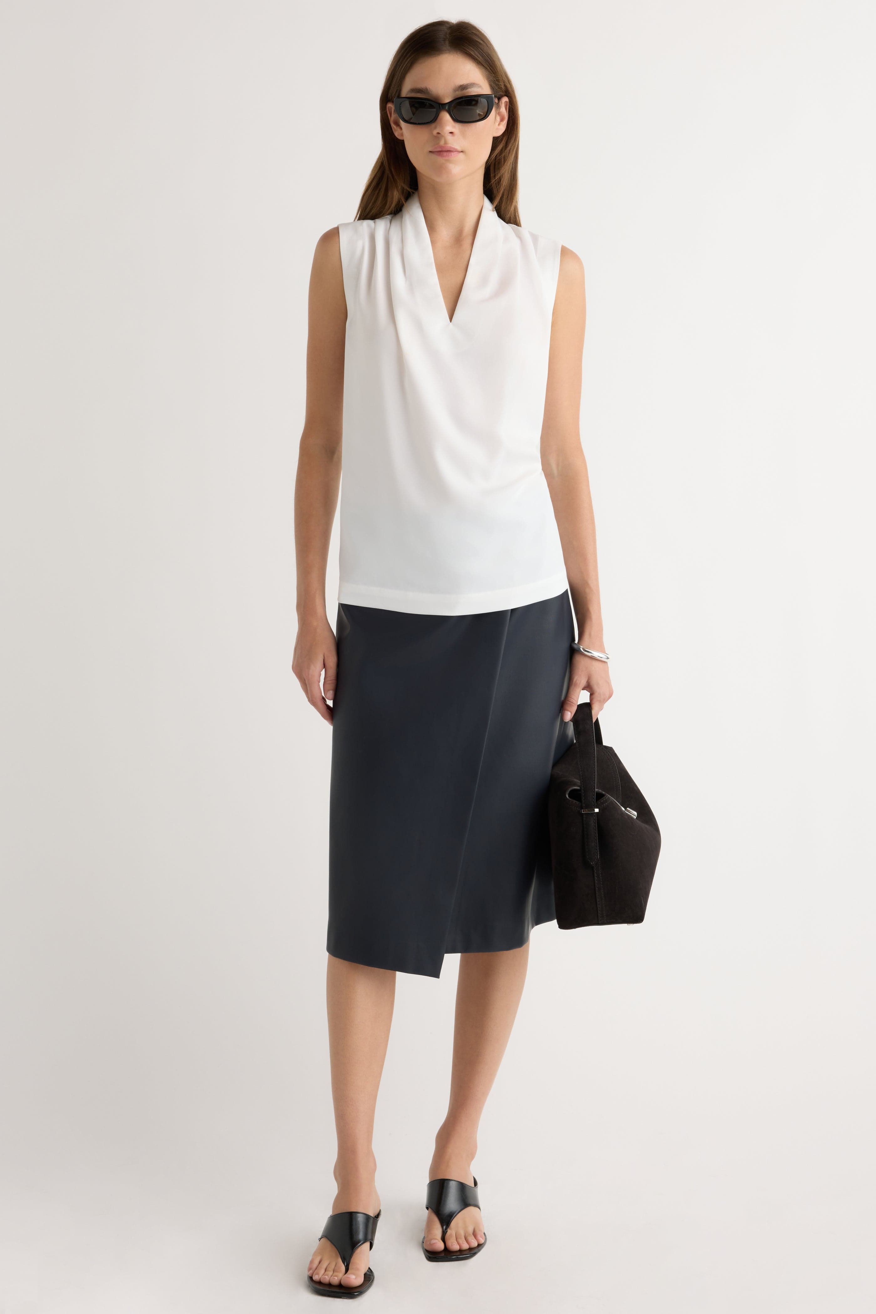 【新品】deres 白シャツ bottle neck drape blouse Zoey Blouse in Plus Size - Optic White White | NYDJ