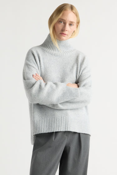 Riley | Karlie Oversized Turtleneck Sweater in Size Small