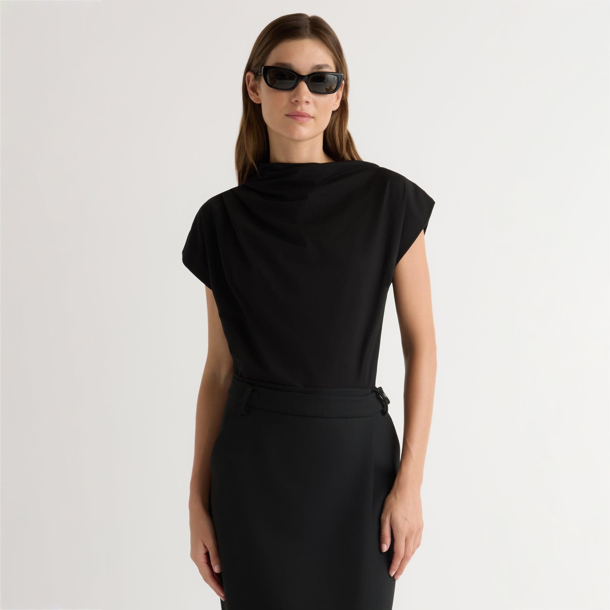 売れ筋商品|||ダナ キャラン ニューヨーク カットソー トップス レディース Women's Asymmetrical-Neck Sleeveless Top Black Asymmetrical Top With Hardware | Tank | Donna Karan