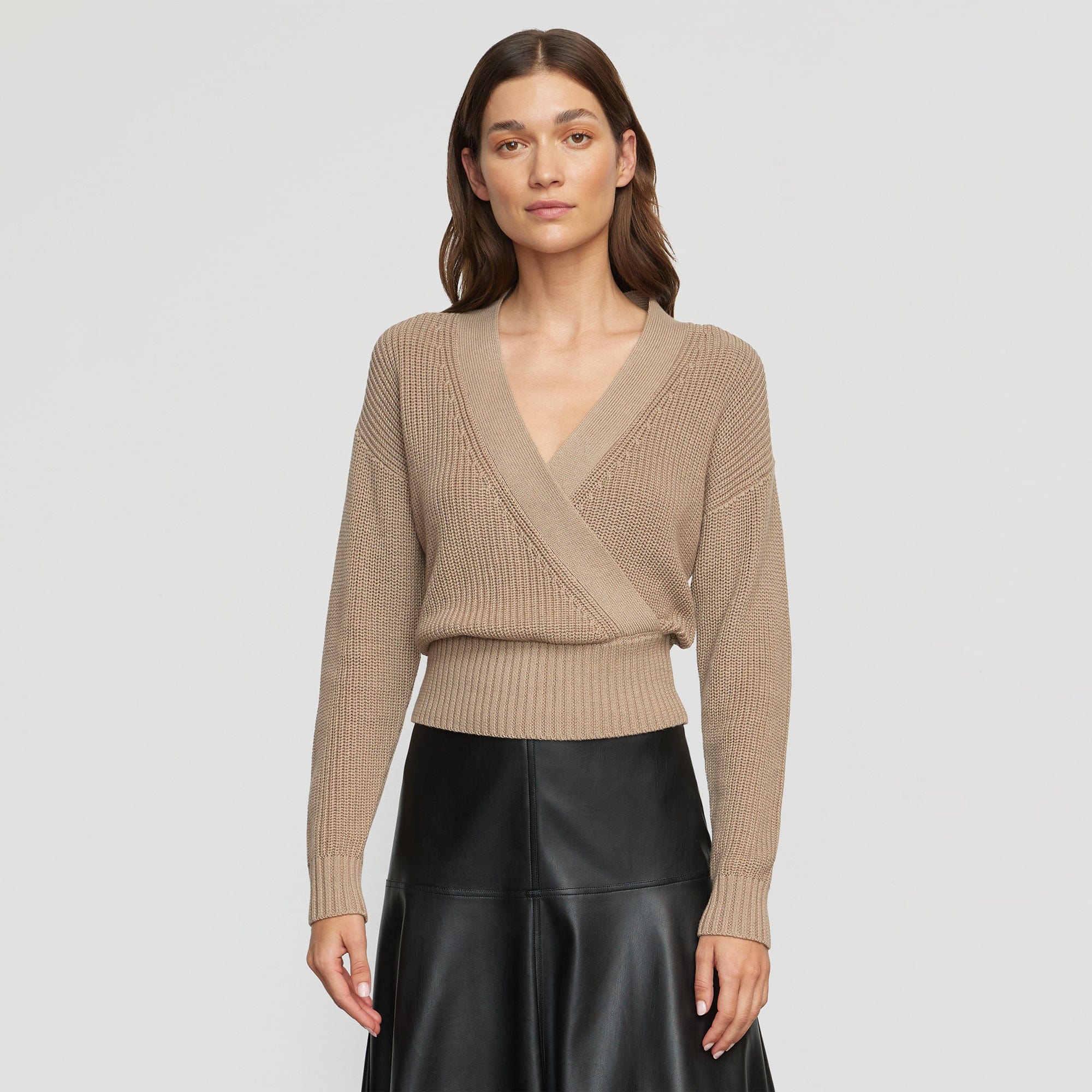 美品 CLANE CROPPED V NECK KNIT TOPS セール】CROPPED V NECK KNIT TOPS（ニット/セーター）｜CLANE