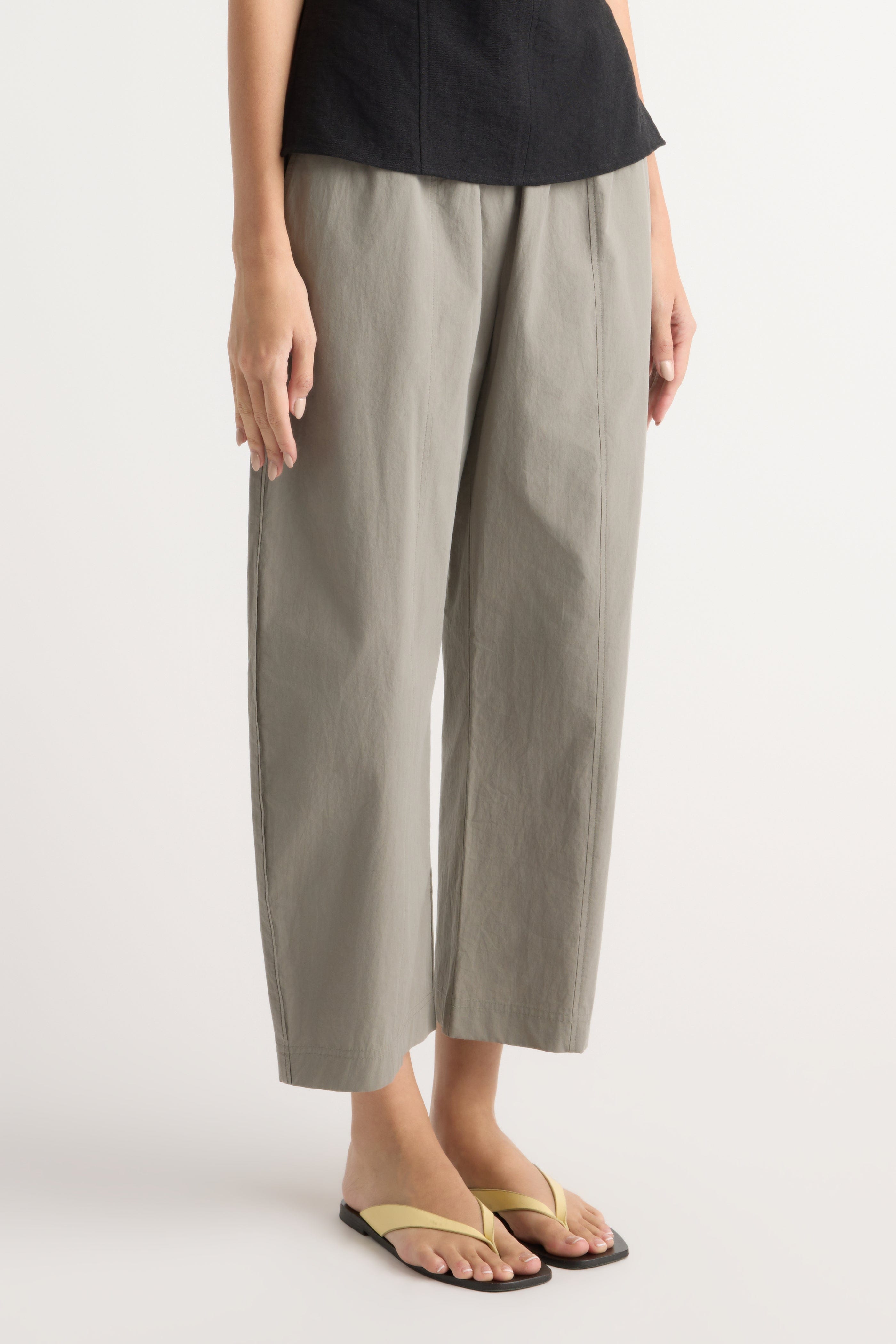 Priya Stretch-Waist Barrel-Leg Pant