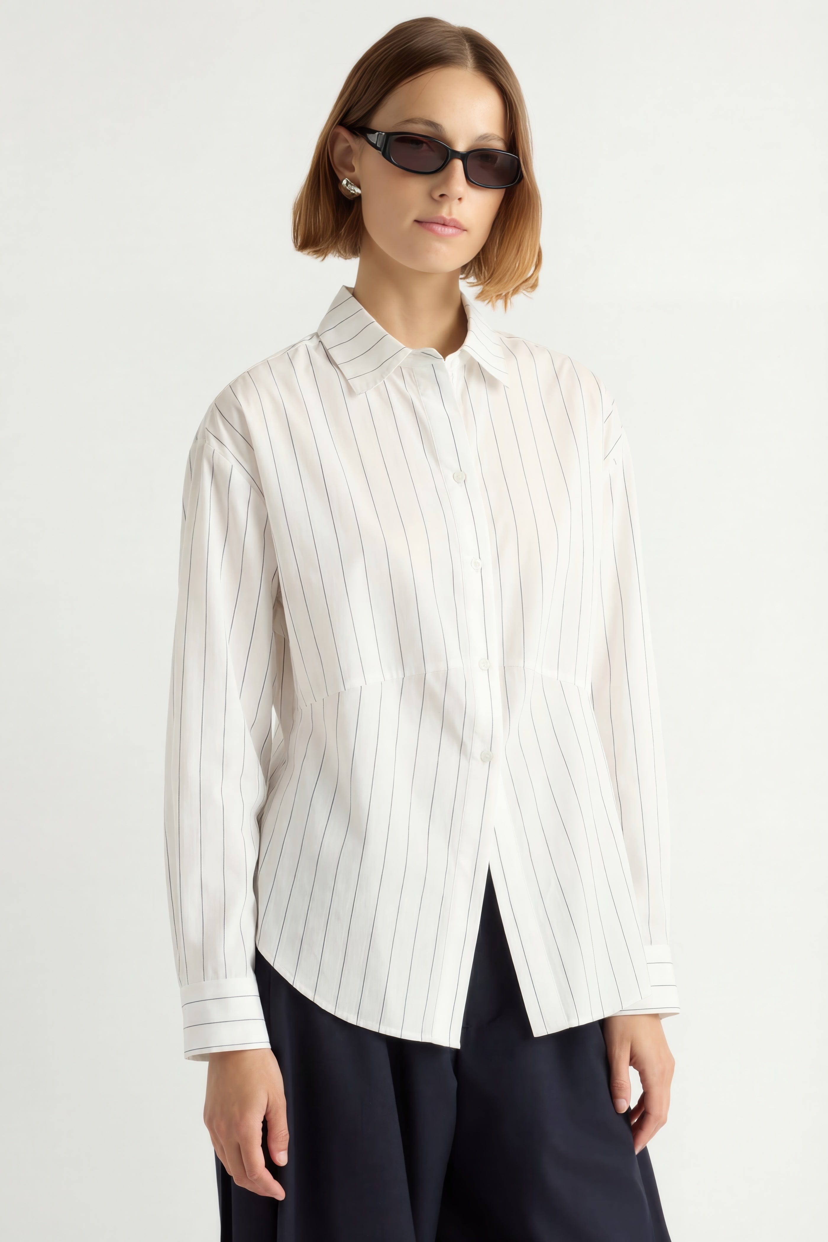 【WHITE/NAVY】Stripe shirt Tarinah Front-Split Striped Shirt